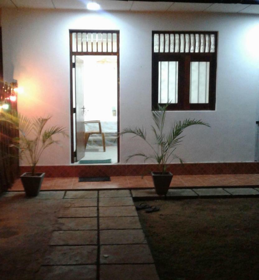 Calm House Dickwella Apartment Exterior photo